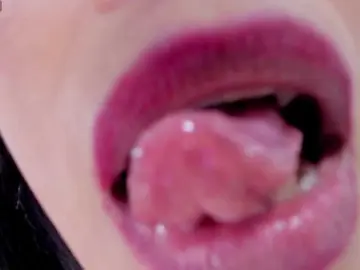 Watch Live Sex Cams with MilfSharoon - Bongacams