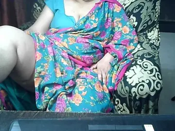 Best live sex cam show with Indianbhabhimilf40 - Bongacams