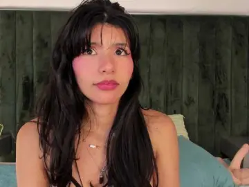 Watch Live Sex Cams with nathalyasummer - Bongacams