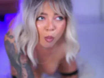 Nude Webcam with DaenerysDrogo - Bongacams