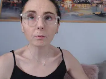 Live Sex Cam with cleophee - Bongacams