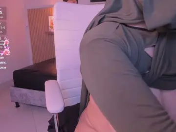 Watch Live Sex Cams with hana-falak - Bongacams