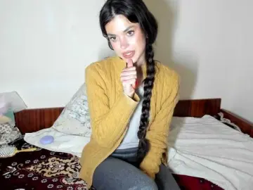 Adult Video Chat with Honeykrisspussy - Bongacams