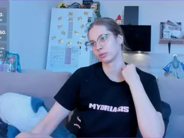 Adult Webcam with Girlalonehome - Bongacams