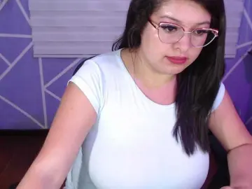 Free Live Porn with MiaaJoness - Bongacams