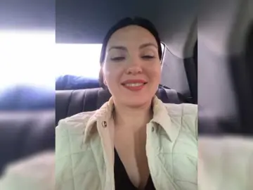 Free Live Porn with DIVORA - Bongacams