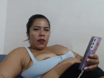 Live Sex with Pocahontas17 - Bongacams
