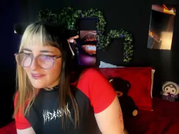 Live Sex Cam with Gomory-kitty - Bongacams