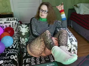 Live Sex Cam with MeganIris - Bongacams