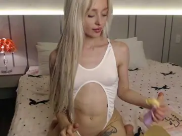 Free Live Porn with BlondyLi - Bongacams
