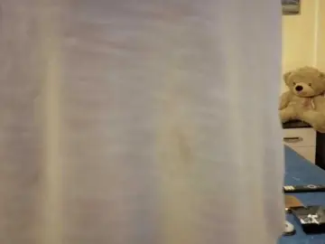 Adult Webcam with adellineee - Bongacams