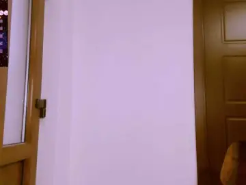 Live Sex Cam with SexyAlina123 - Bongacams