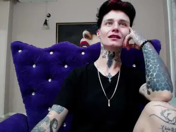 Watch Live Sex Cams with KennysXX - Bongacams