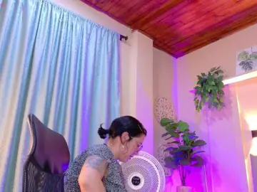Sex Chat with chloe-rosse - Bongacams
