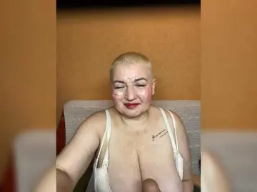 Free Porn Cam with SVETIKBOMBOCHKA - Bongacams