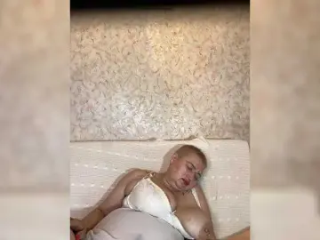 Adult Video Chat with SVETIKBOMBOCHKA - Bongacams