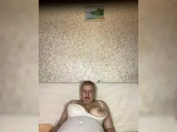 Sex Chat with SVETIKBOMBOCHKA - Bongacams