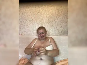 Best live sex cam show with SVETIKBOMBOCHKA - Bongacams
