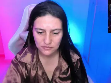 Free Porn Cam with Saskyaajohnson - Bongacams