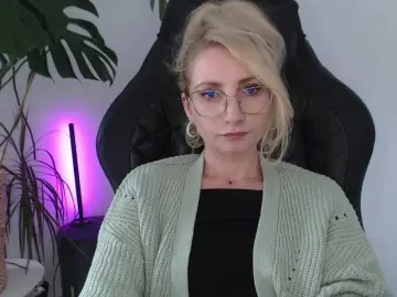 Best Webcam with CinderellaMoon - Bongacams
