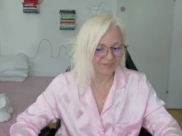 Best Webcam with LinsyKim - Bongacams