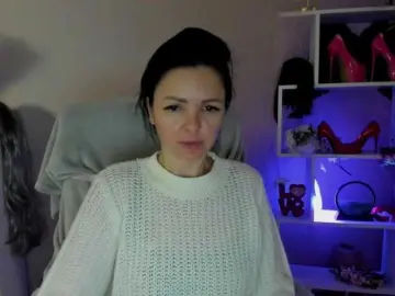 Adult Webcam with Mollybrunett - Bongacams
