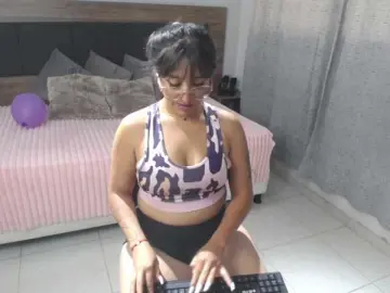 Sex Cam with miss-charlott-18 - Bongacams