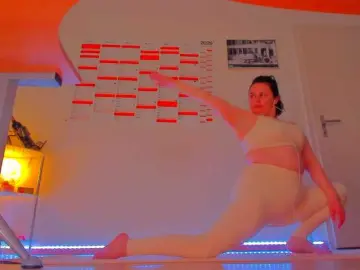 Free Live Porn with Elieen2 - Bongacams