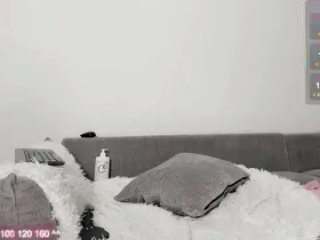 Best live sex cam show with yourelizzi - Bongacams