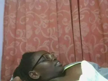 Nude Webcam with SweetAryy - Bongacams