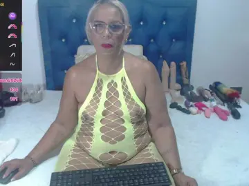 Best live sex cam show with Lili-hung1 - Bongacams
