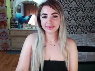 Free Live Porn with Lorasinclare - Bongacams
