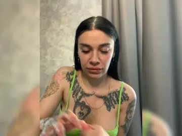 Adult Webcam with MaidenCrystal - Bongacams