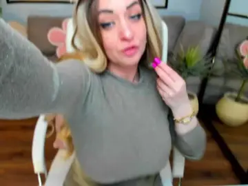 Adult Webcams with ElissaVibe - Bongacams