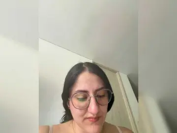 Watch Live Sex Cams with EvanShell1 - Bongacams