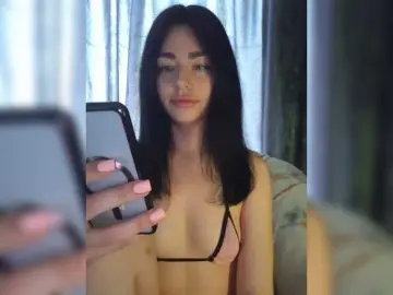 Live Sex Cam with Kelseyy - Bongacams