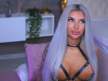 Free Live Porn with JuicyJessye - Bongacams
