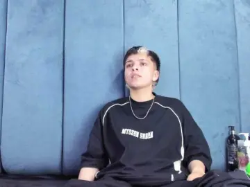 Best live sex cam show with MeganThompson - Bongacams