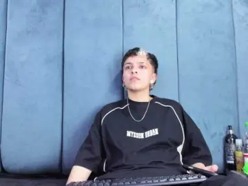 Live Porn with MeganThompson - Bongacams