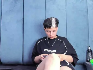 Live Sex Cam with MeganThompson - Bongacams