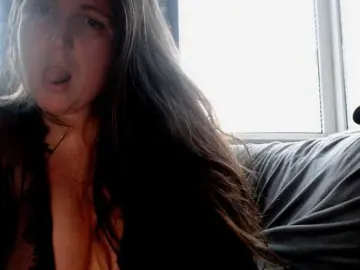 Private Sex Chat with Harleyslut - Bongacams