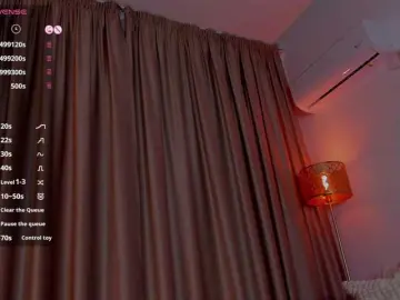 Free Porn Cam with AlessandraCrystal - Bongacams