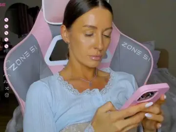 Adult Webcams with HannaChardger - Bongacams