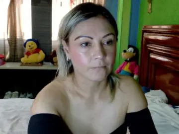 Free Live Porn with Charlizetheron1 - Bongacams