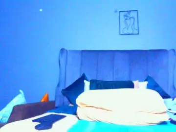 Adult Webcam with PearBlu38 - Bongacams