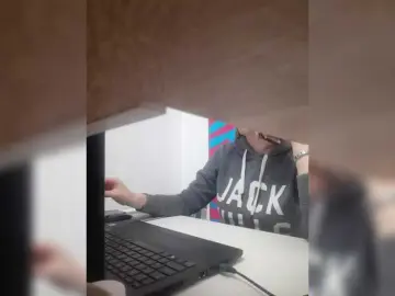 Watch Live Sex Cams with Angelinamik - Bongacams