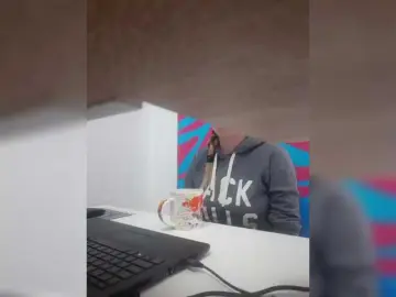 Adult Webcams with Angelinamik - Bongacams