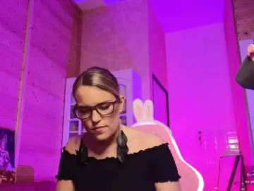 Live Sex Cam with sweeteve050 - Bongacams