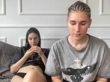 Sex Cam with yoursweettreats - Bongacams