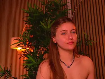 Adult Webcams with KhloeDavis - Bongacams